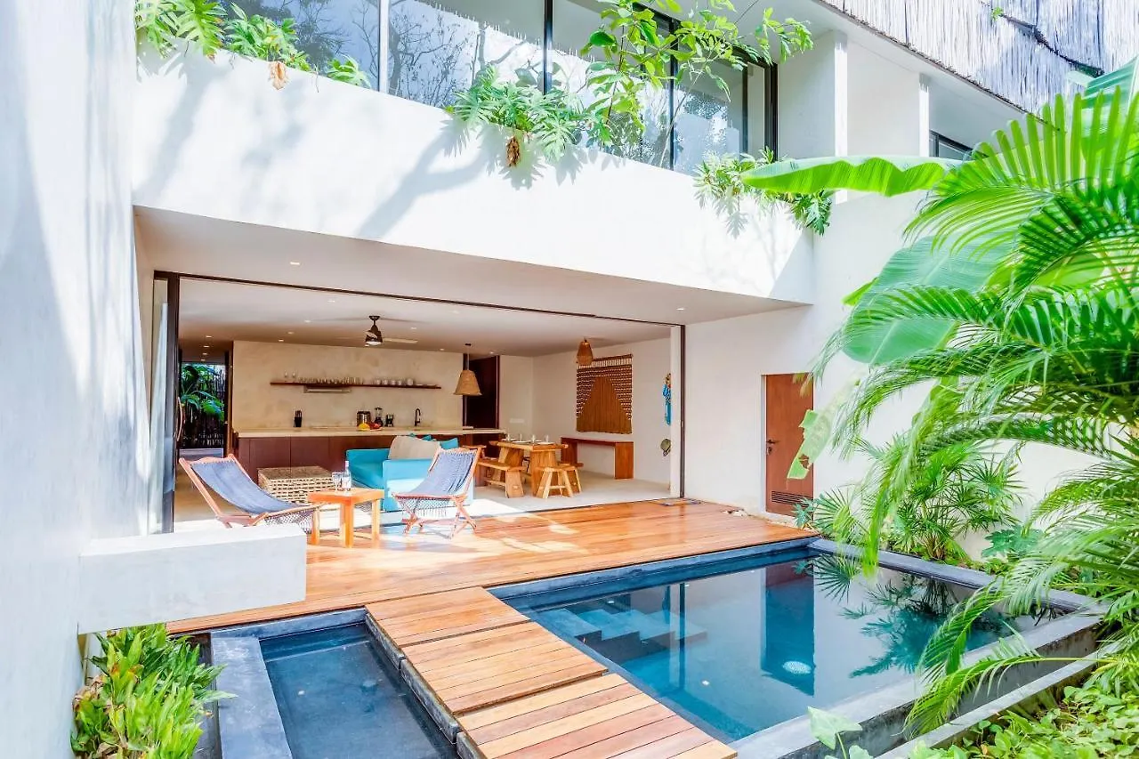Gorgeous Flowy Space With Wrap-Around Private Pool Tulum